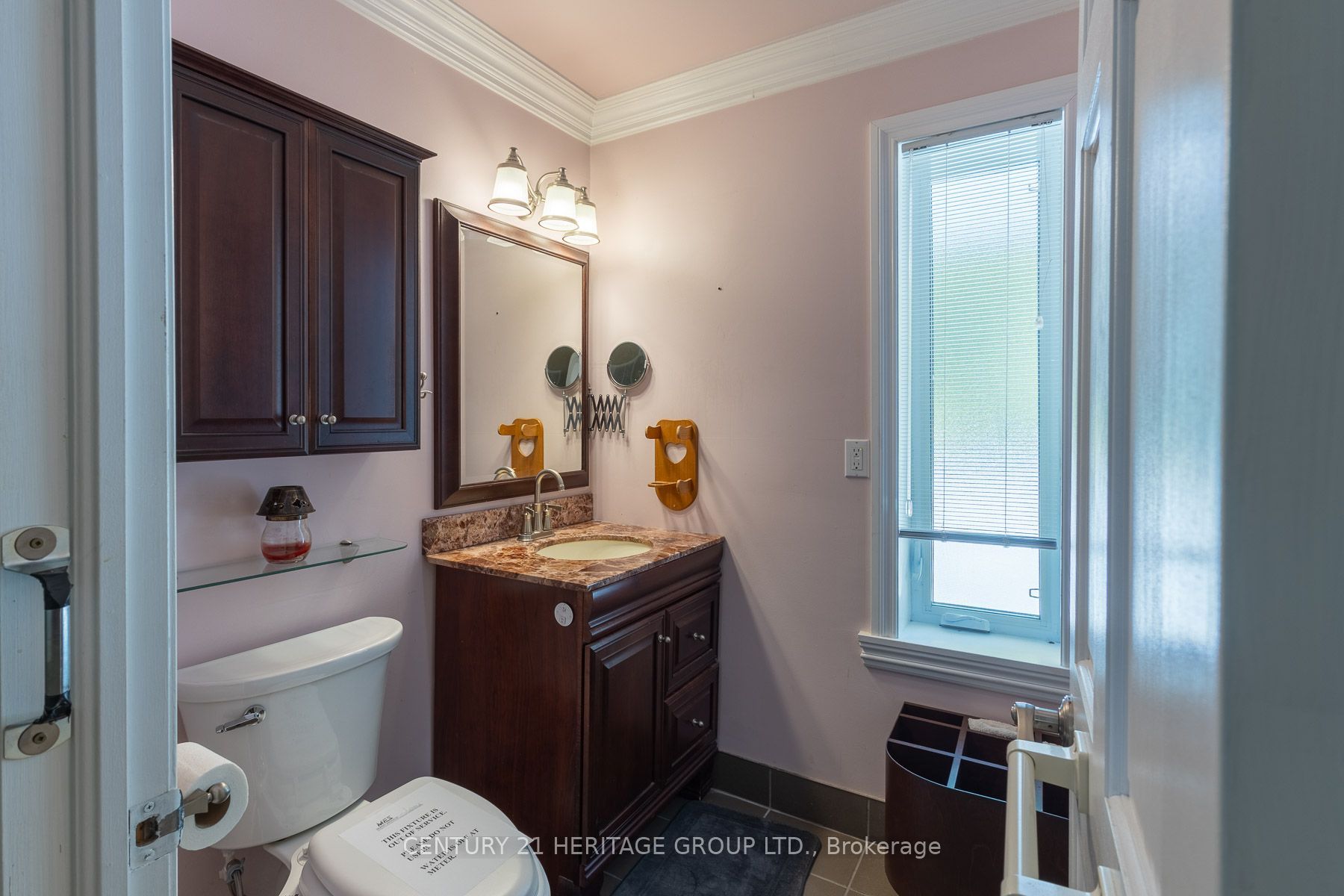 405 Champlain Road Property Photo 14