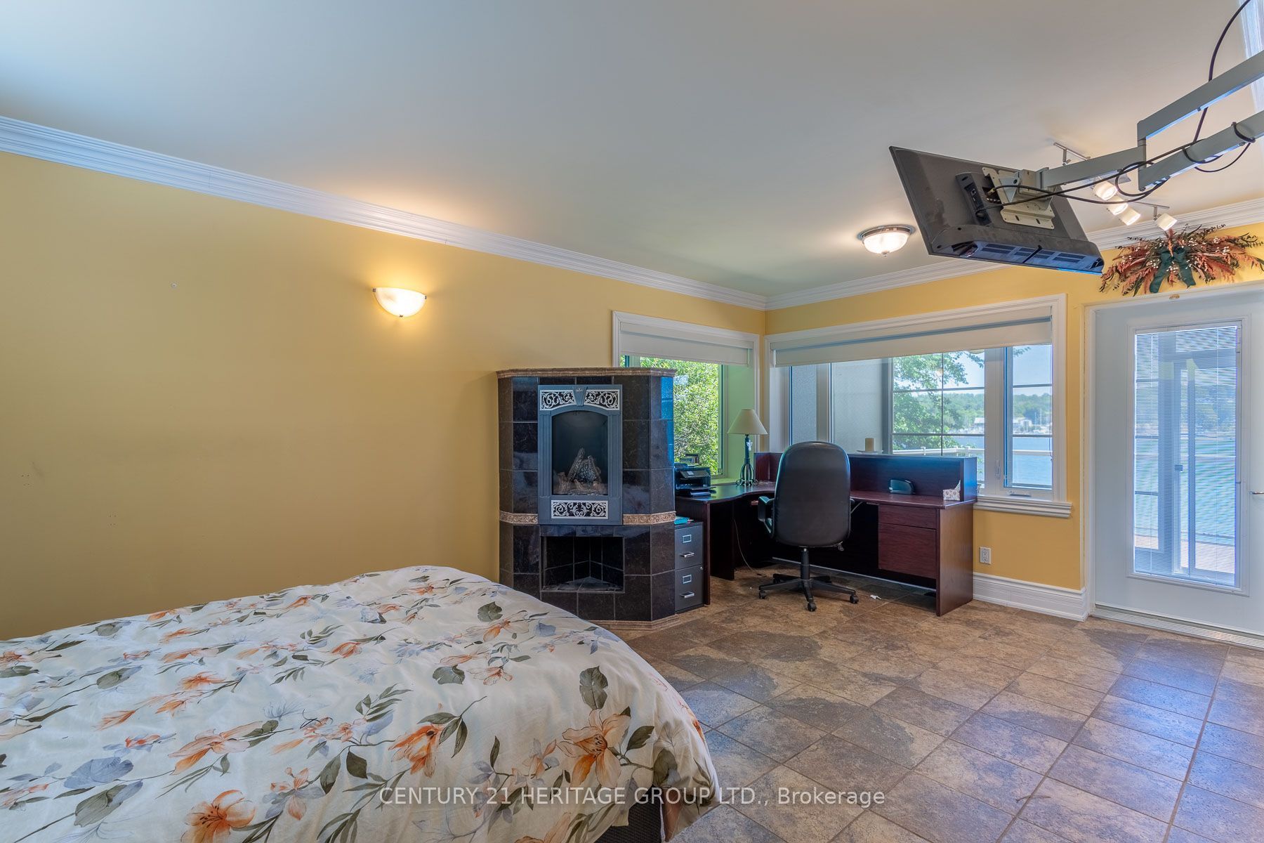 405 Champlain Road Property Photo 15