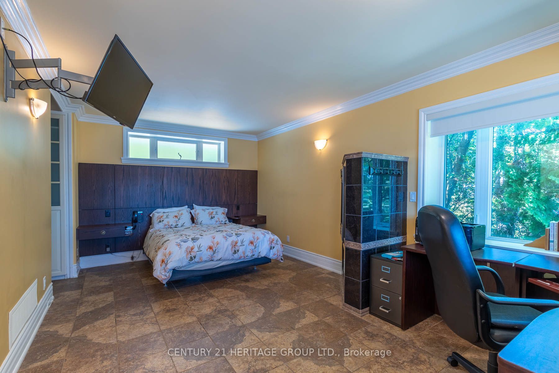 405 Champlain Road Property Photo 17