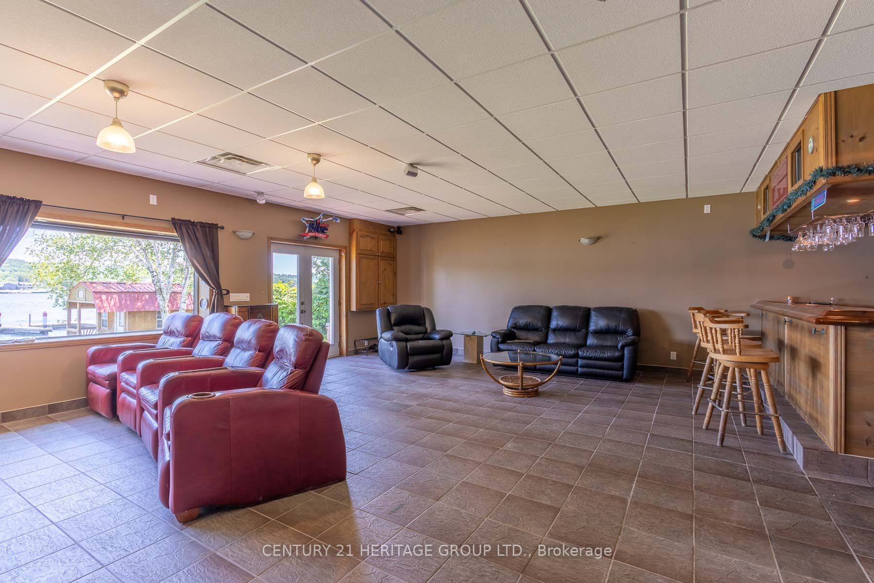 405 Champlain Road Property Photo 20