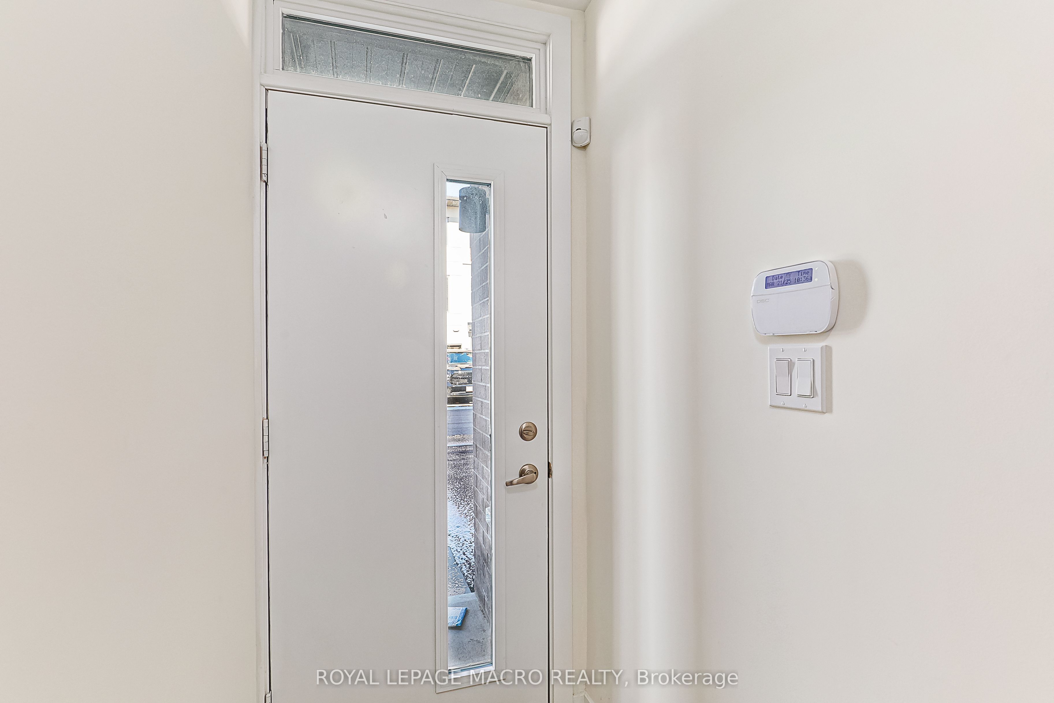 5 Winters Crescent Nw Property Photo 2