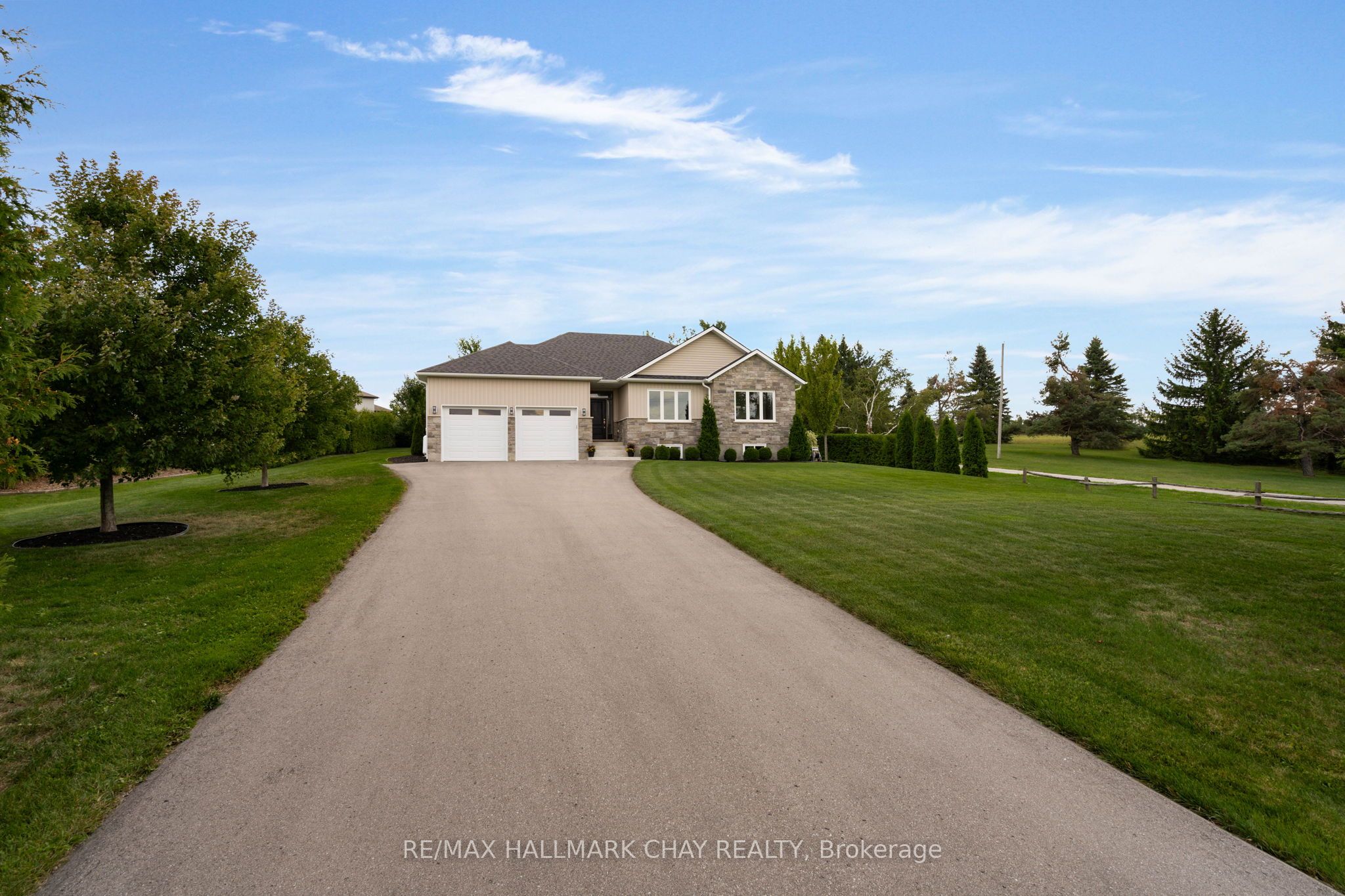 1415 15 16 Side Road E Property Photo 3