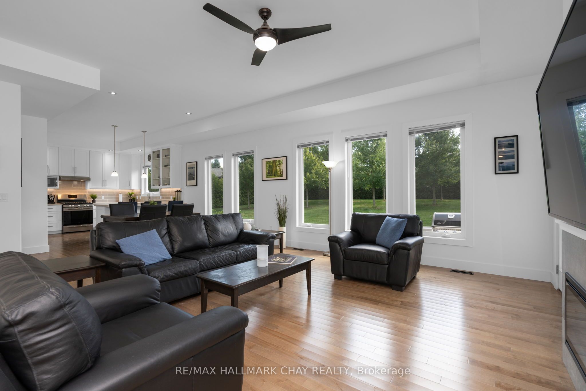 1415 15 16 Side Road E Property Photo 8