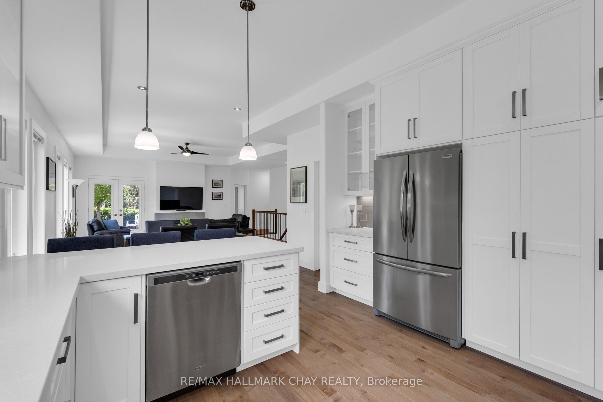 1415 15 16 Side Road E Property Photo 17