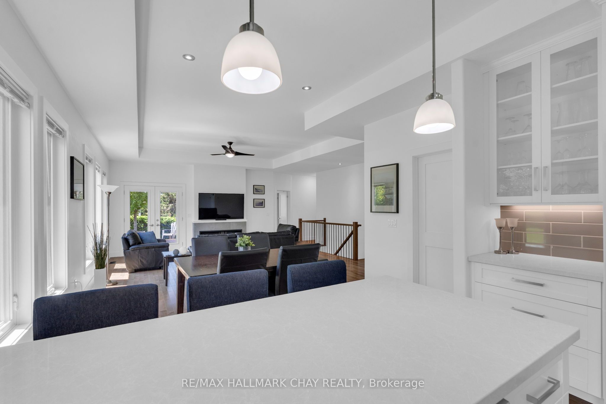 1415 15 16 Side Road E Property Photo 18