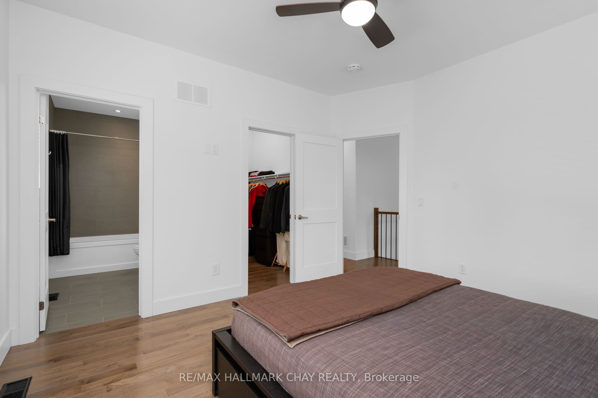 1415 15 16 Side Road E Property Photo 22