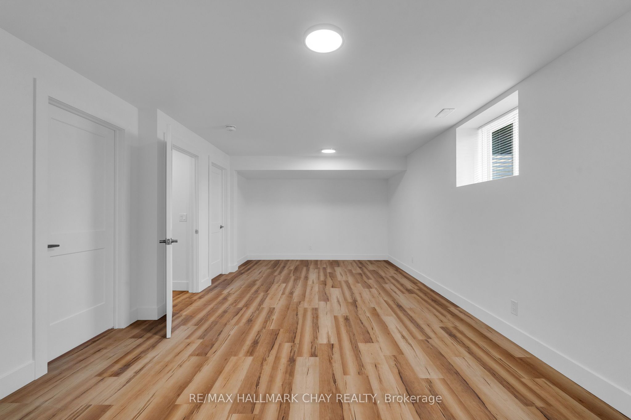 1415 15 16 Side Road E Property Photo 29