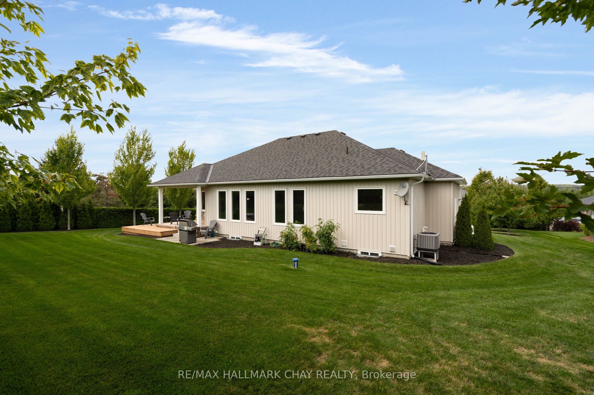 1415 15 16 Side Road E Property Photo 40