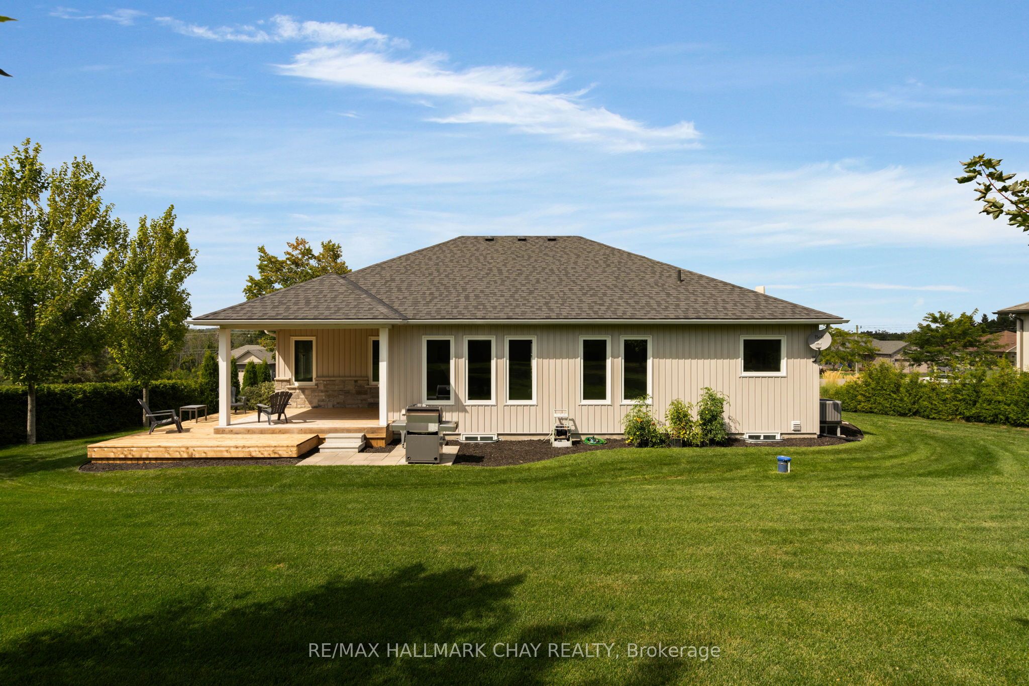 1415 15 16 Side Road E Property Photo 41