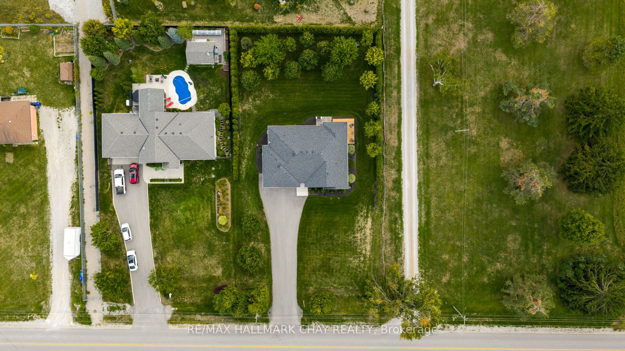 1415 15 16 Side Road E Property Photo 45