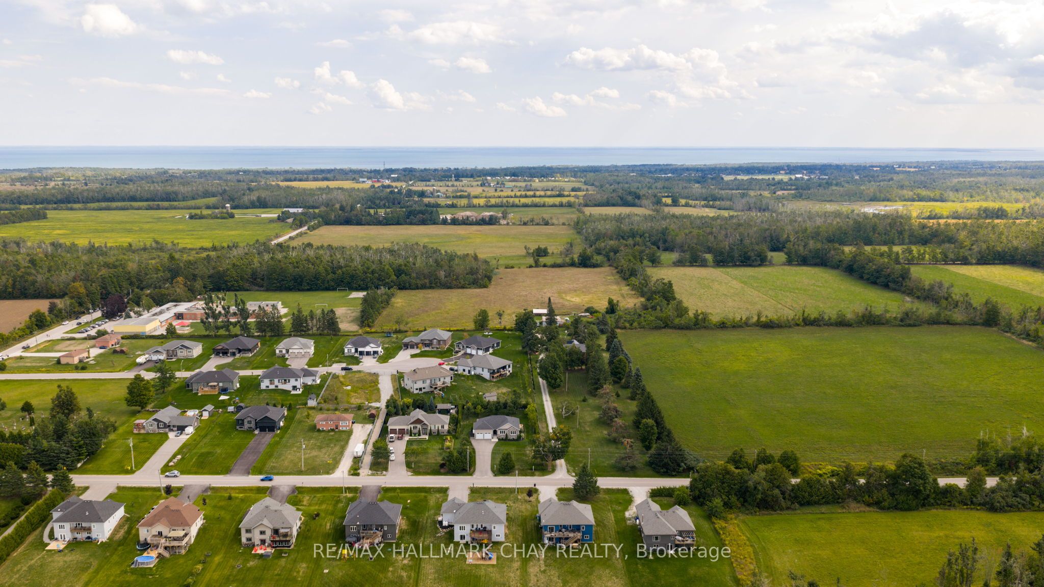 1415 15 16 Side Road E Property Photo 46