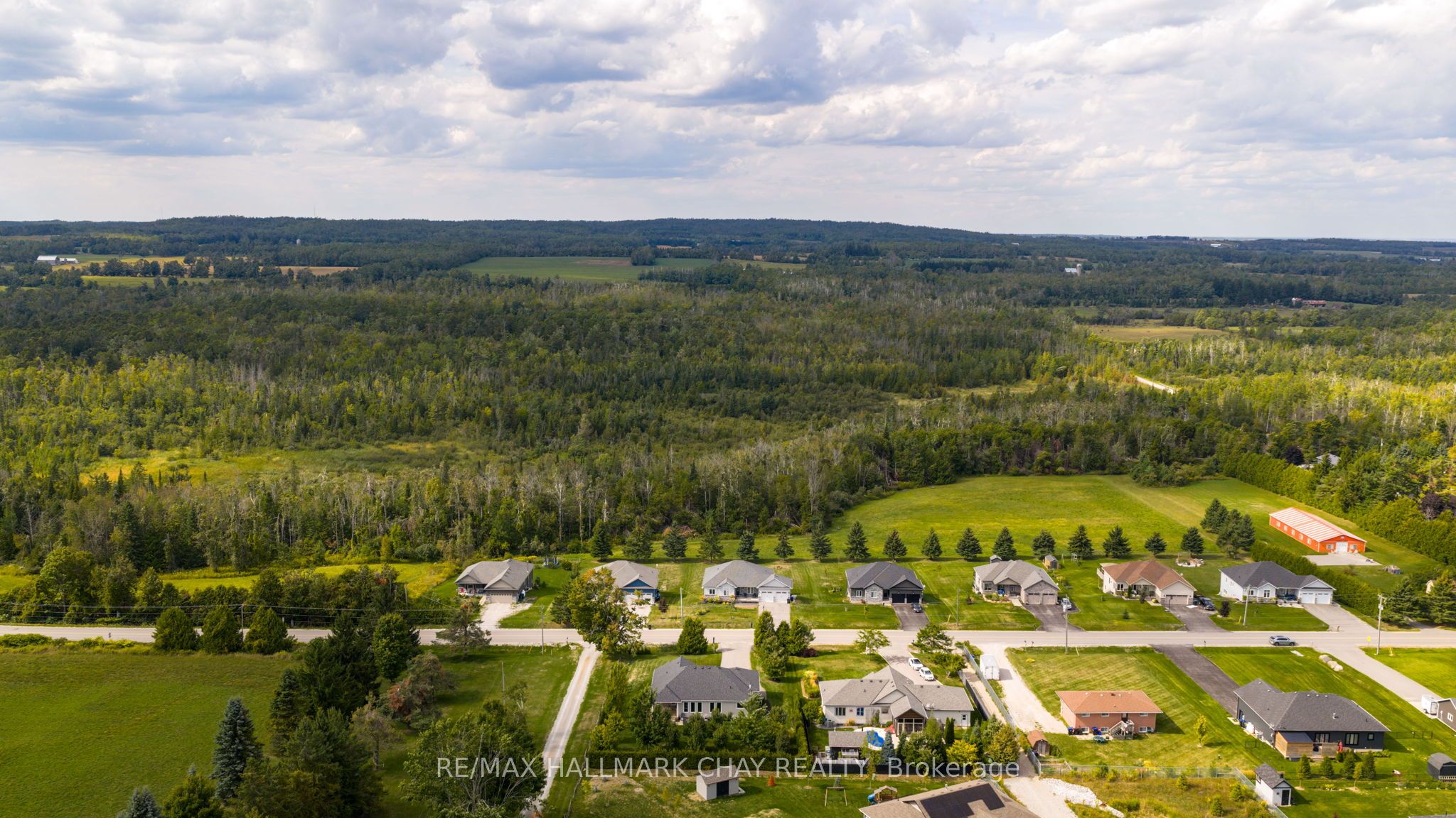 1415 15 16 Side Road E Property Photo 47