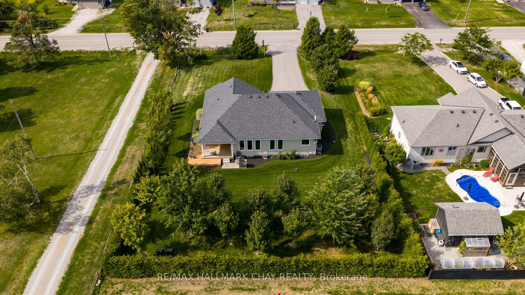 1415 15 16 Side Road E Property Photo 48