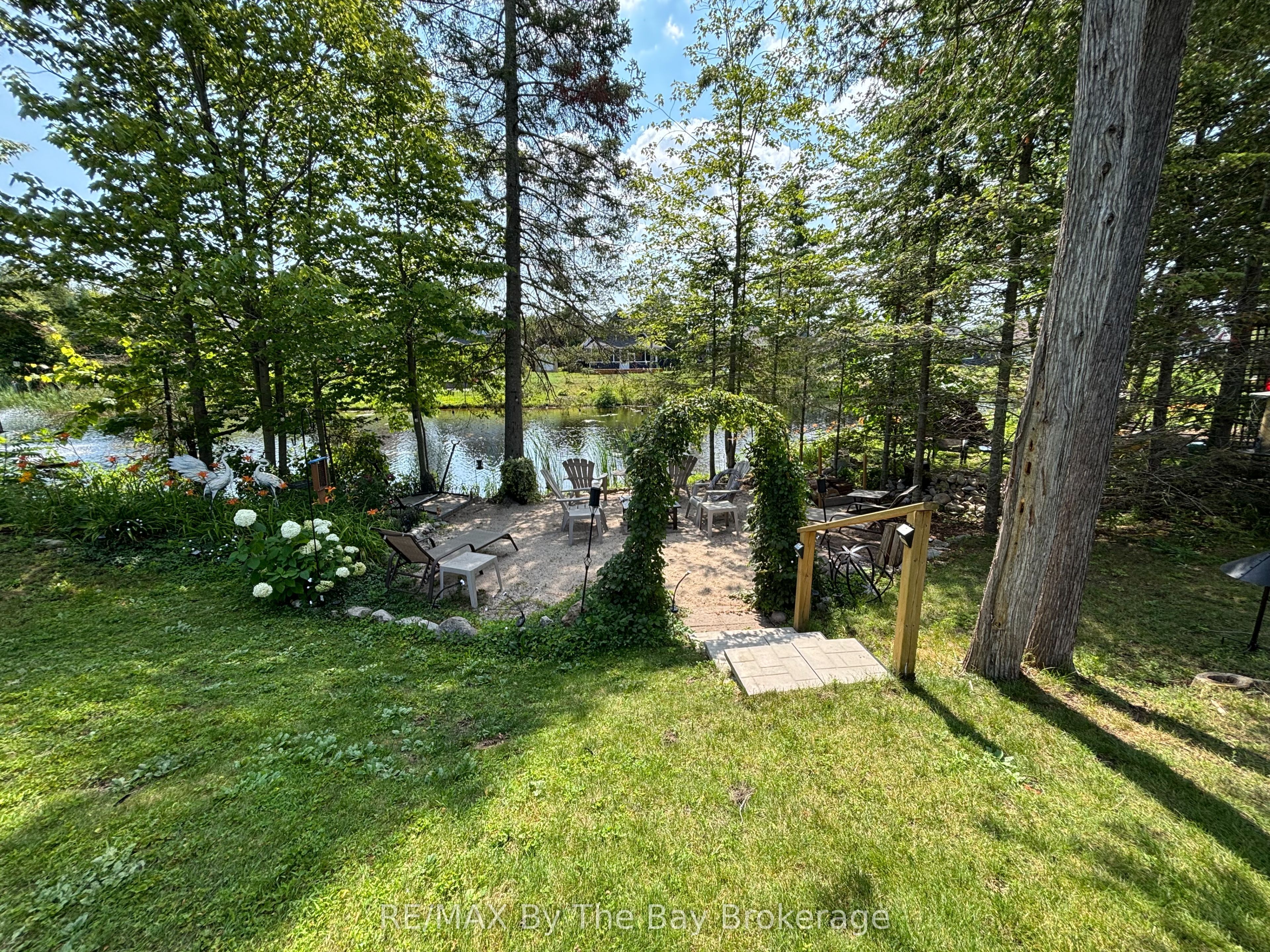 9 White Pines Trail Property Photo 2