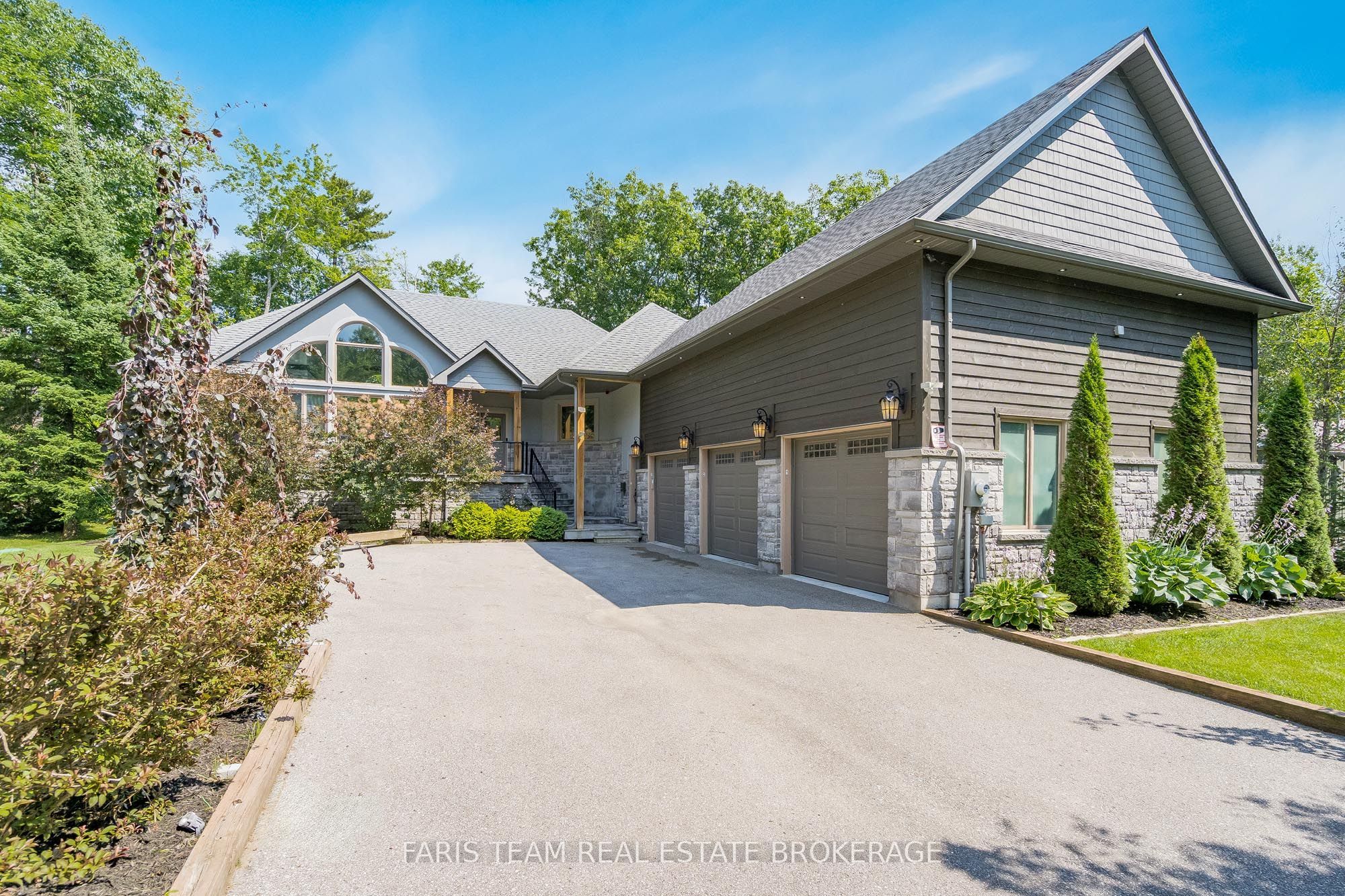 7 Duquette Court Property Photo 3
