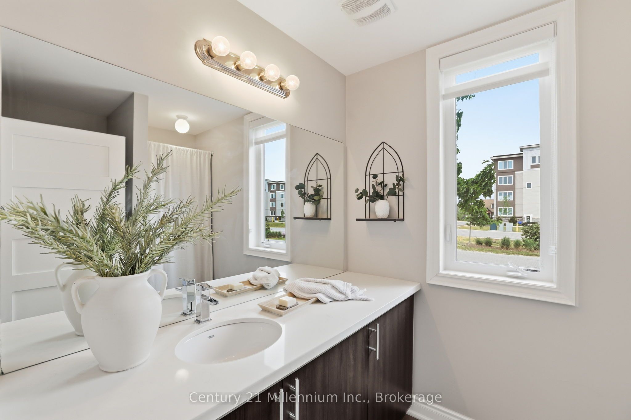 46 Greaves Avenue Property Photo 6