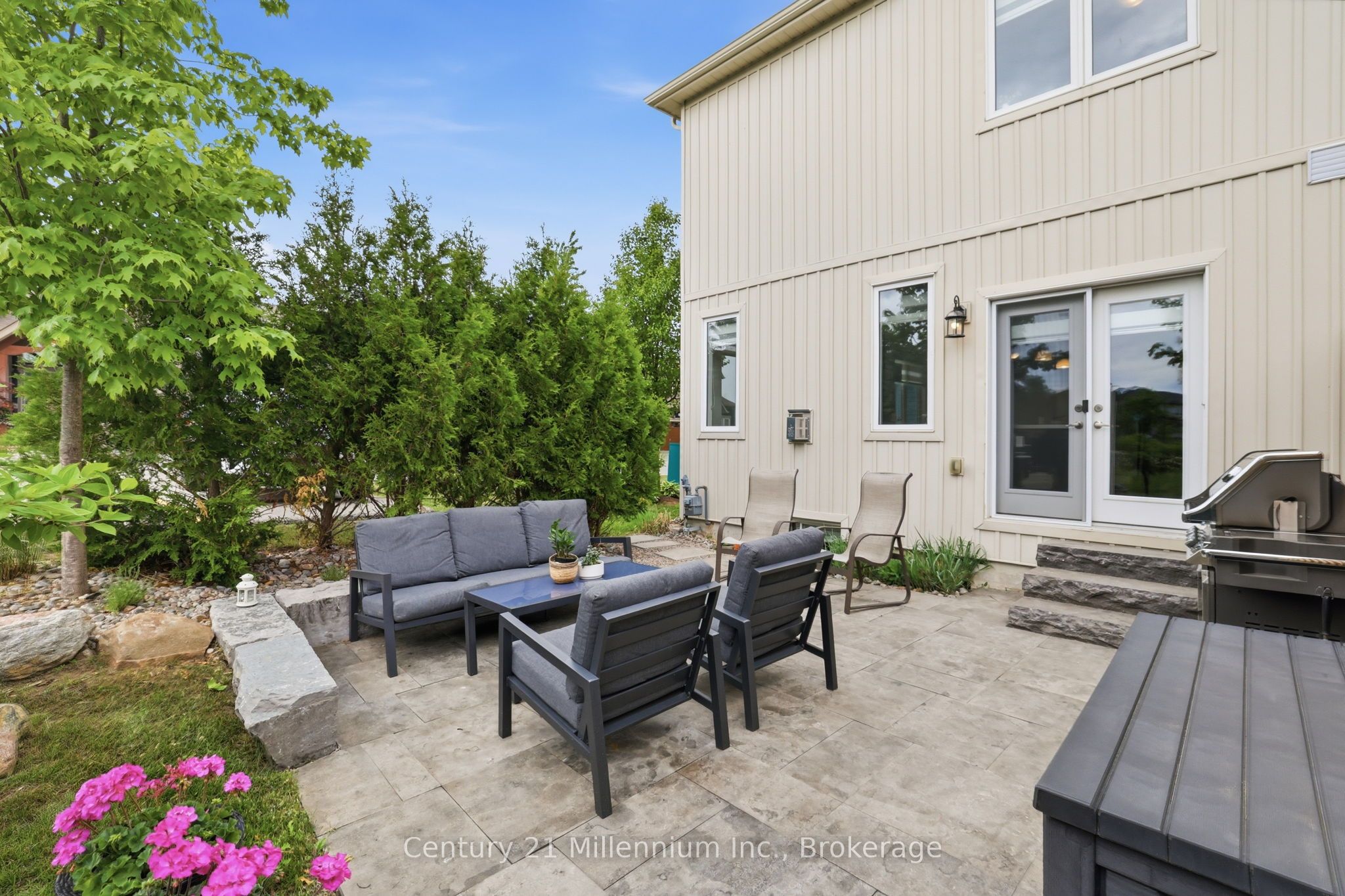 46 Greaves Avenue Property Photo 33