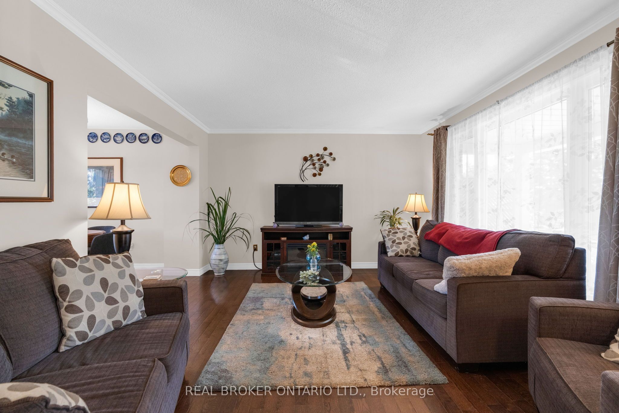 40 Farmingdale Crescent Property Photo 6