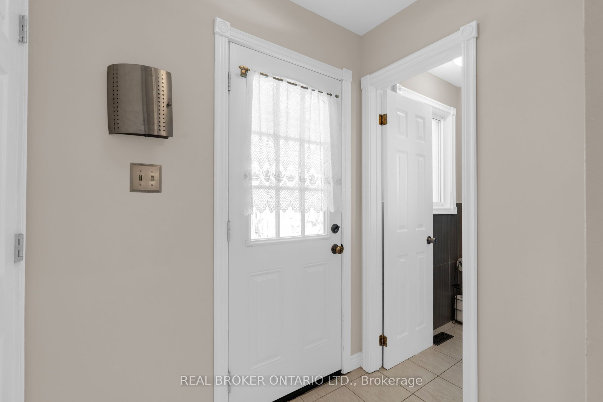 40 Farmingdale Crescent Property Photo 16