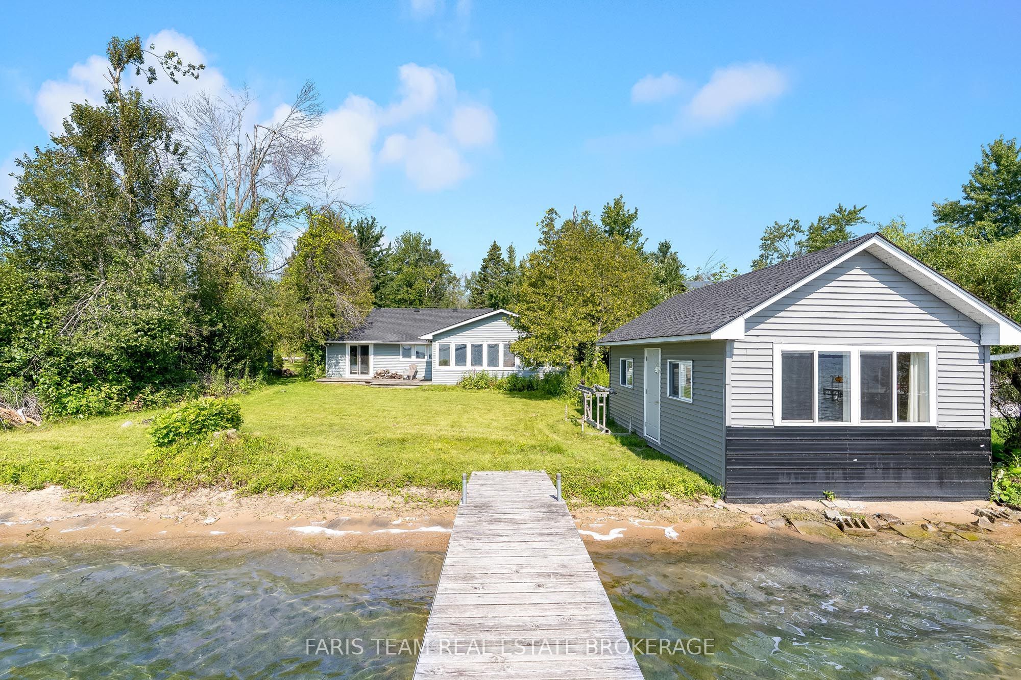 1467 Cunningham Crescent Property Photo 1