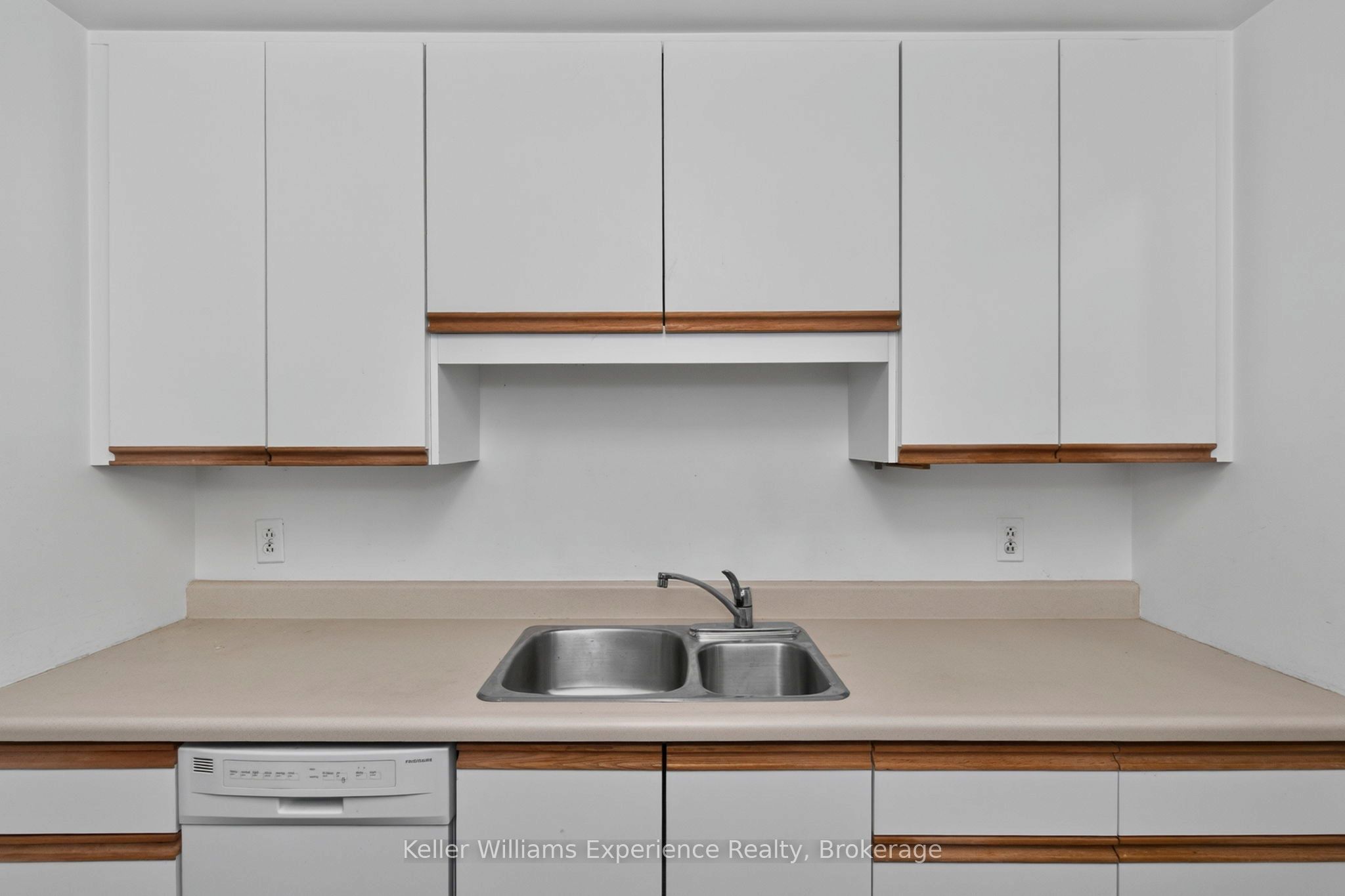 184 Eighth Street 203 Property Photo 11