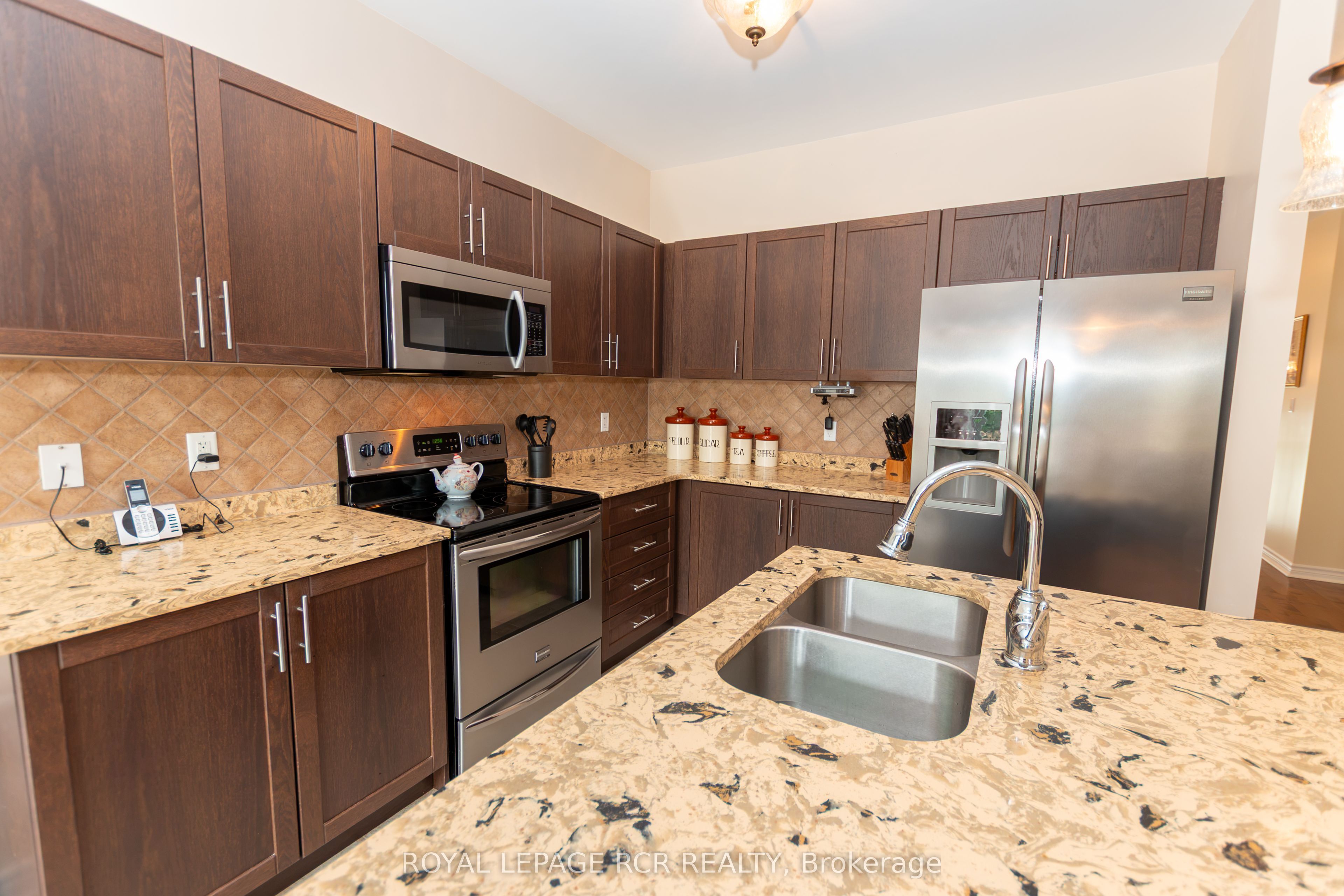 135 White Sands Way Property Photo 3