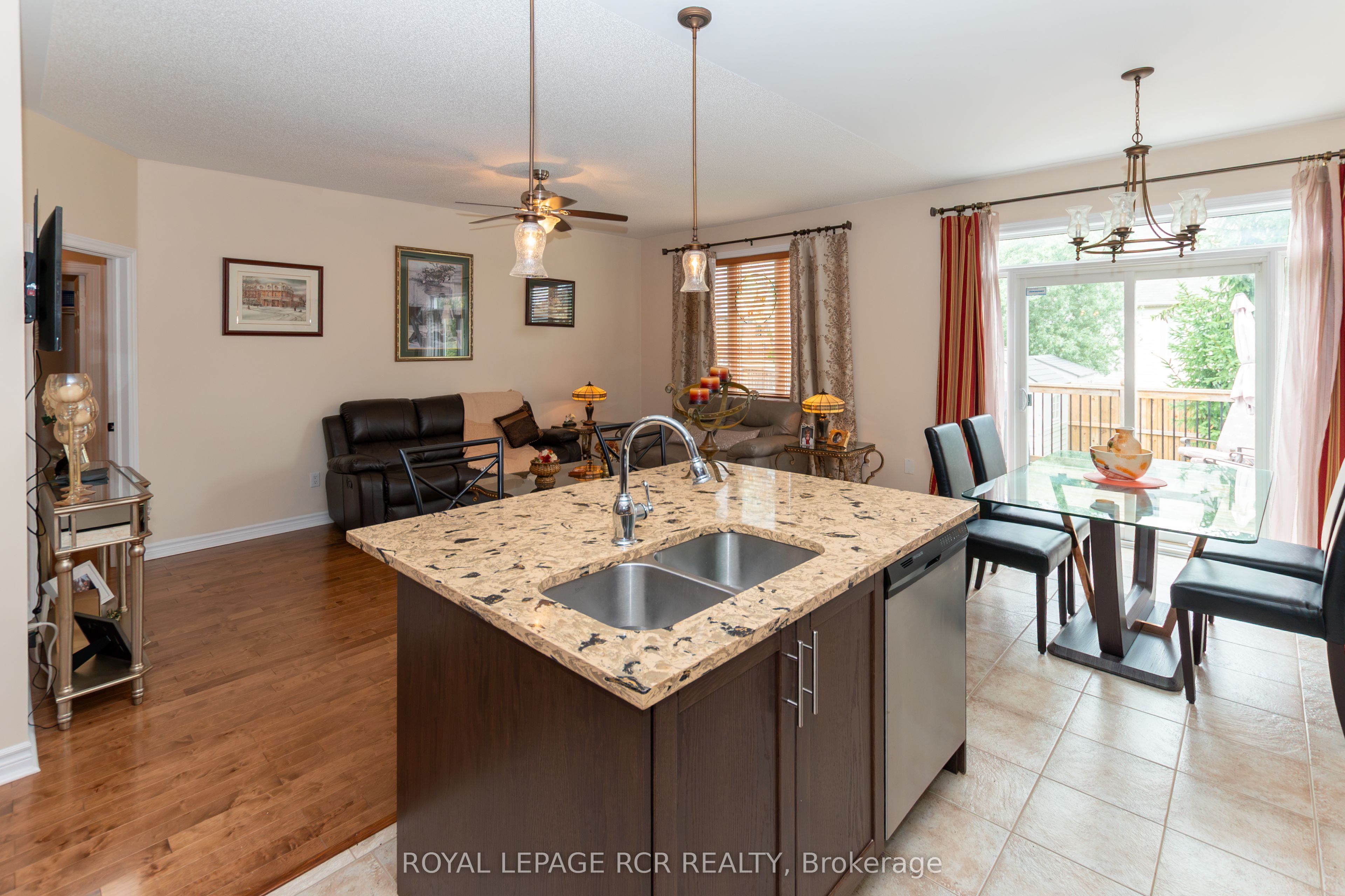 135 White Sands Way Property Photo 7