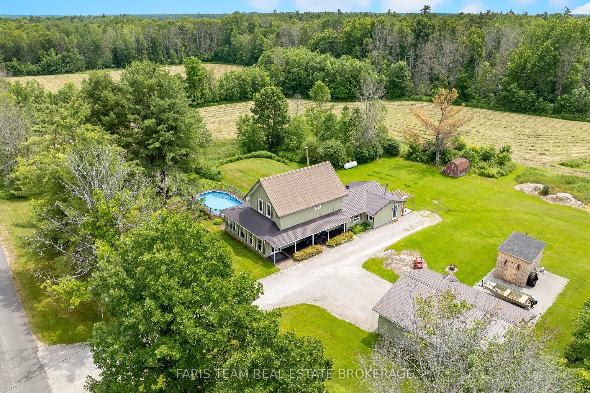2289 Kinnear Side Road Property Photo 1