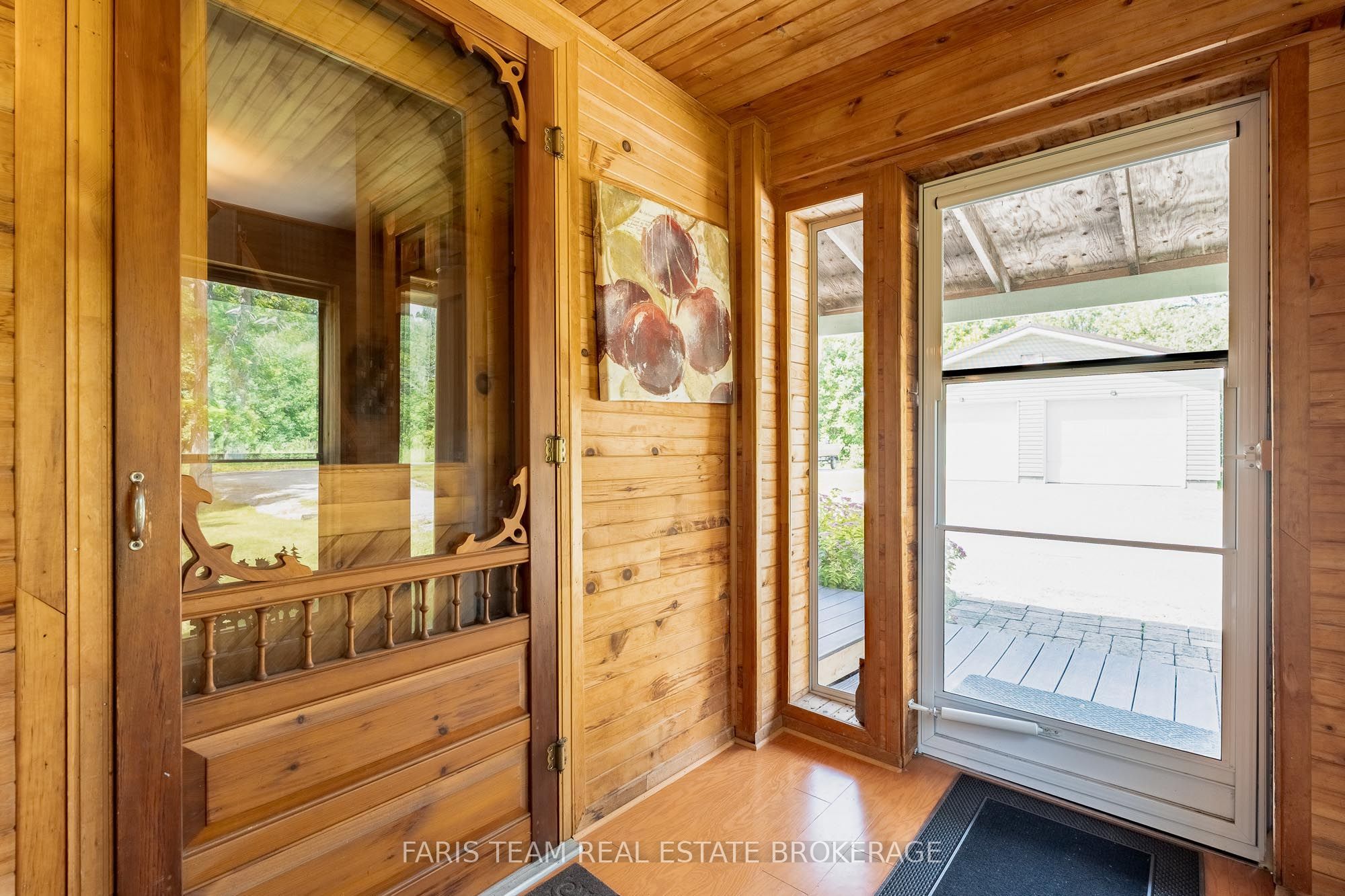 2289 Kinnear Side Road Property Photo 4