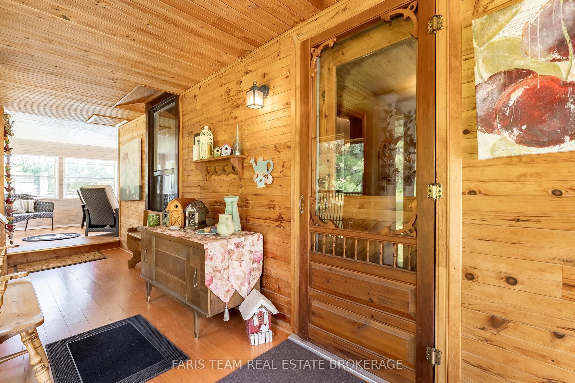 2289 Kinnear Side Road Property Photo 5