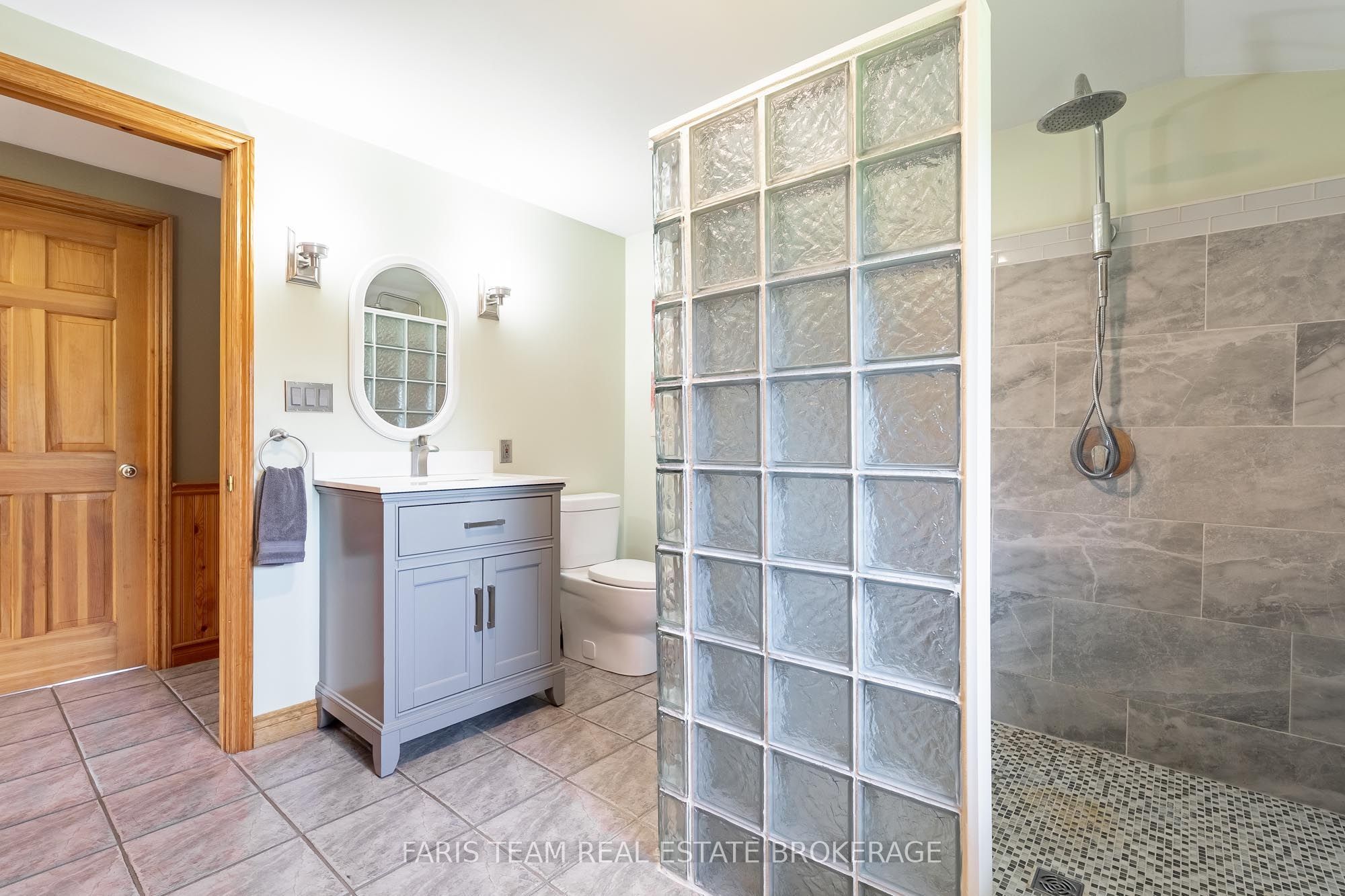 2289 Kinnear Side Road Property Photo 17