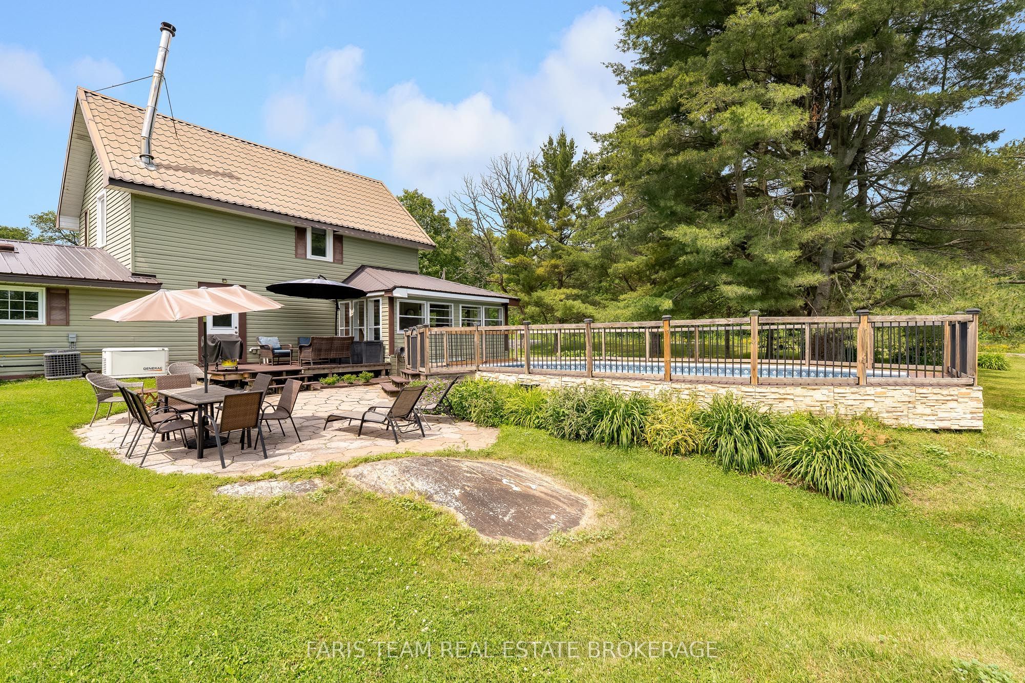 2289 Kinnear Side Road Property Photo 25
