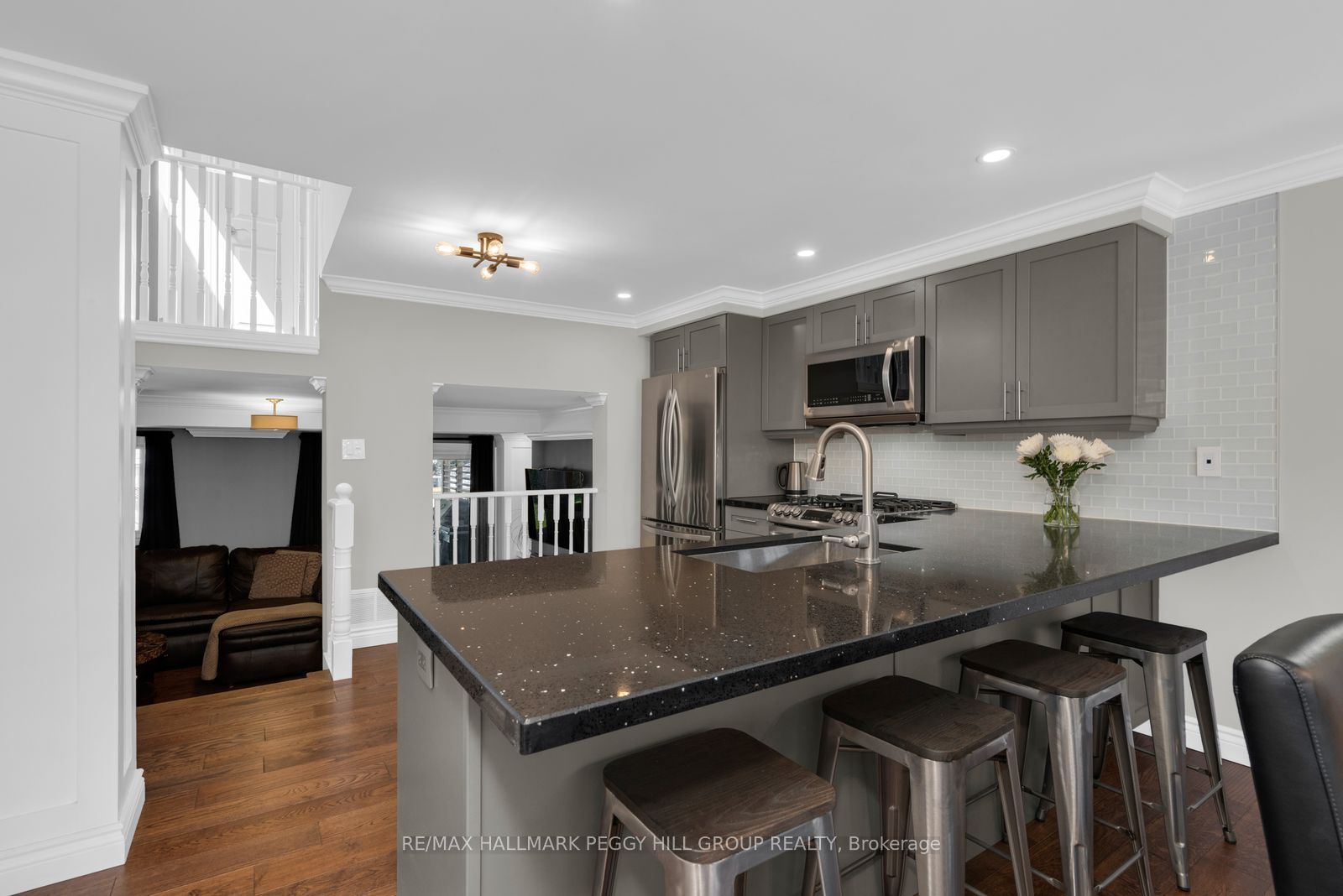105 Columbia Road Property Photo 2