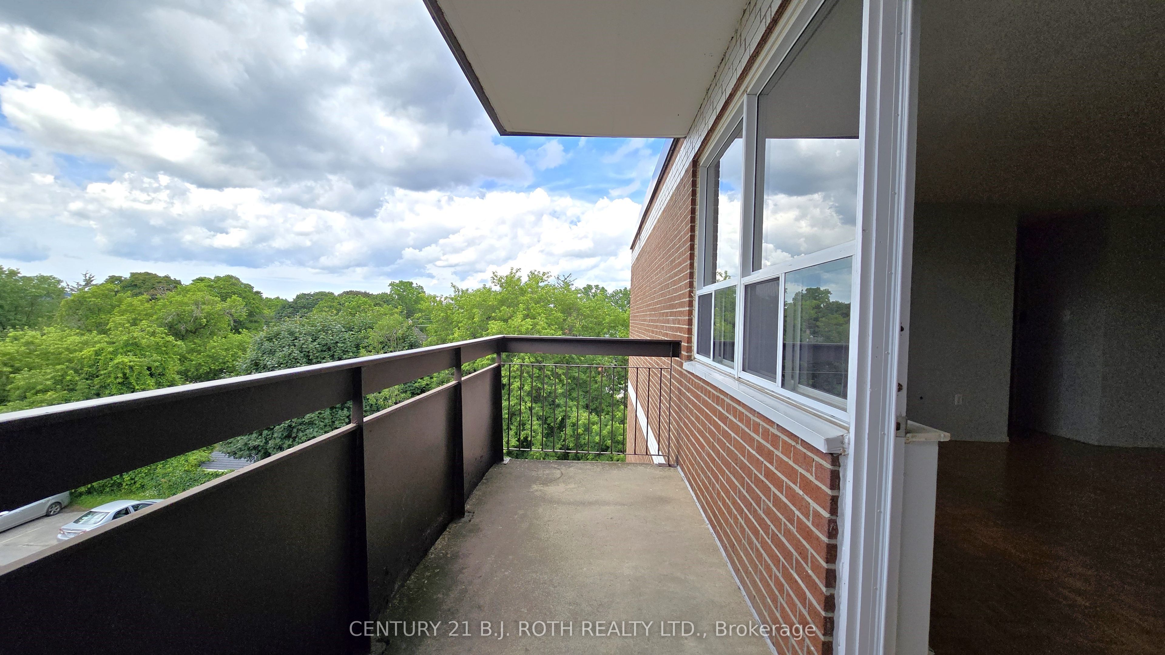 98 Holgate Street 401 Property Photo 12