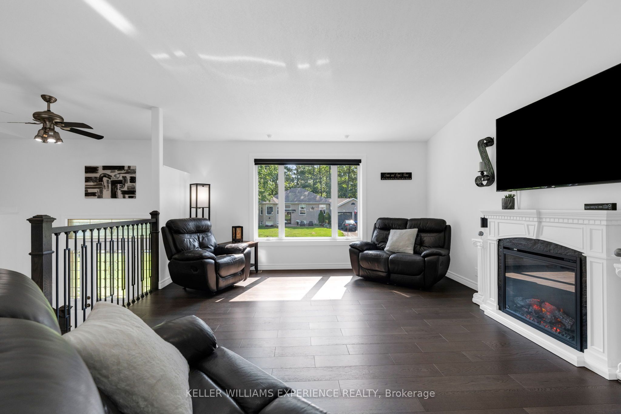 4 Downer Crescent Property Photo 2