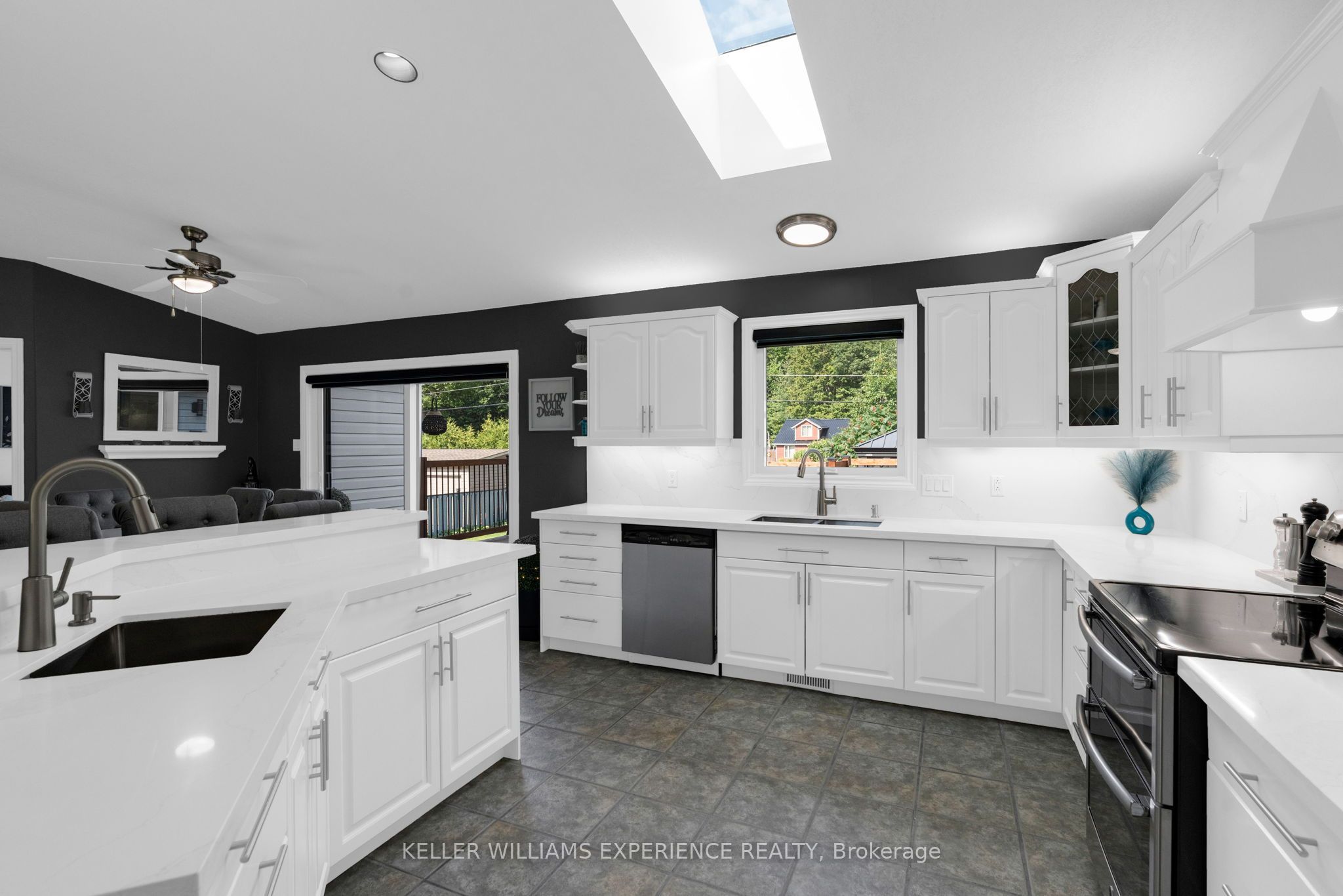 4 Downer Crescent Property Photo 4