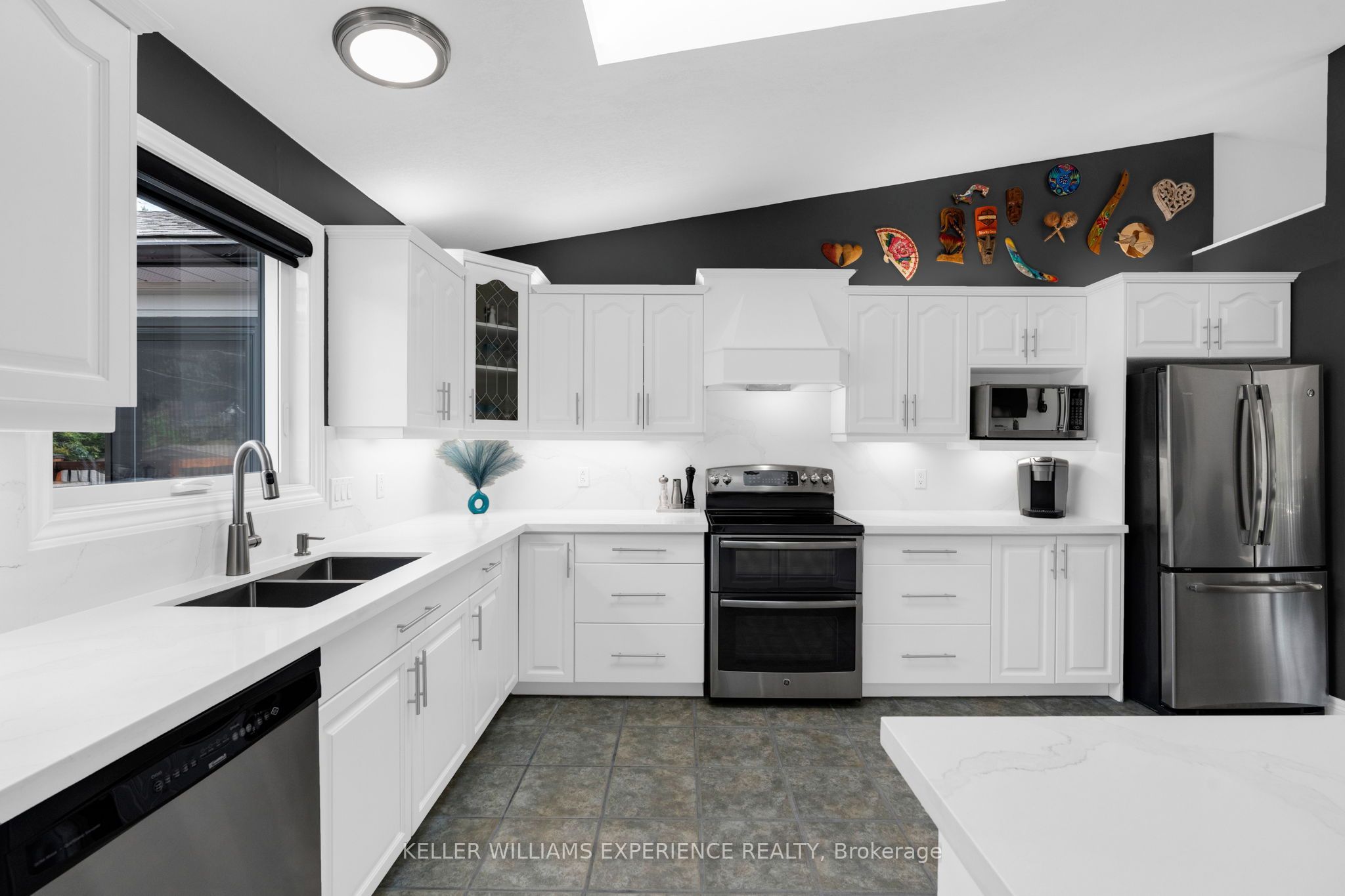 4 Downer Crescent Property Photo 5