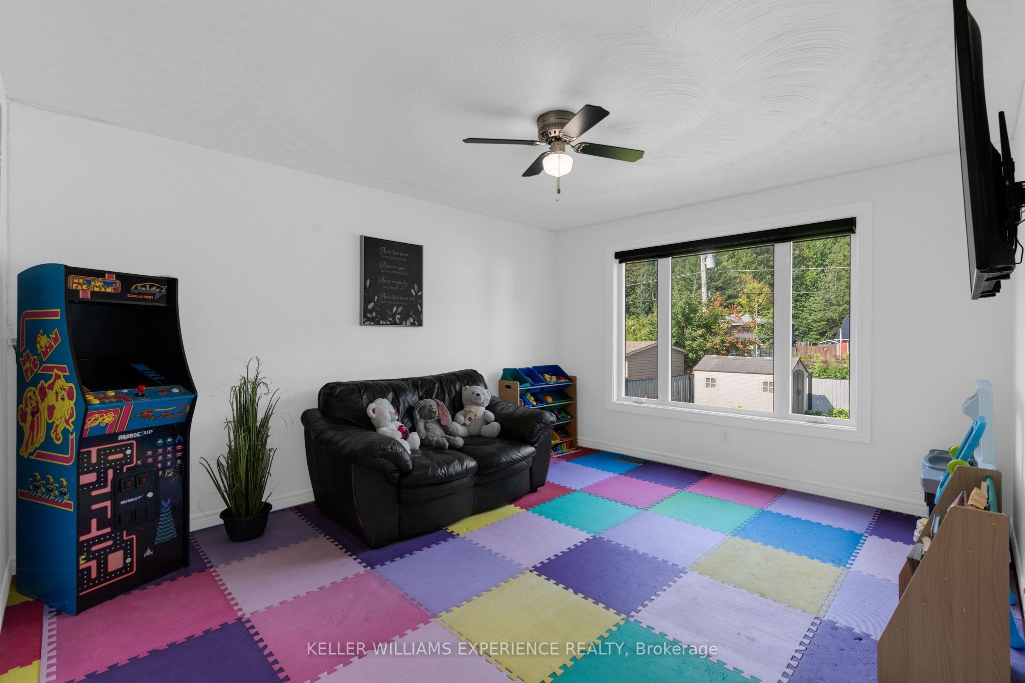 4 Downer Crescent Property Photo 7