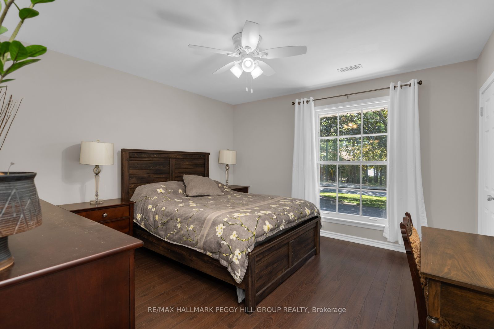 1863 Tiny Beaches Road S Property Photo 9