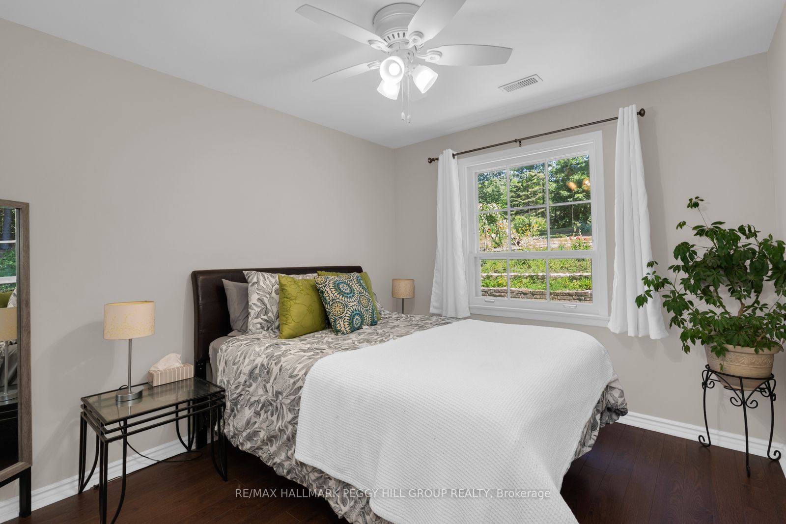1863 Tiny Beaches Road S Property Photo 10