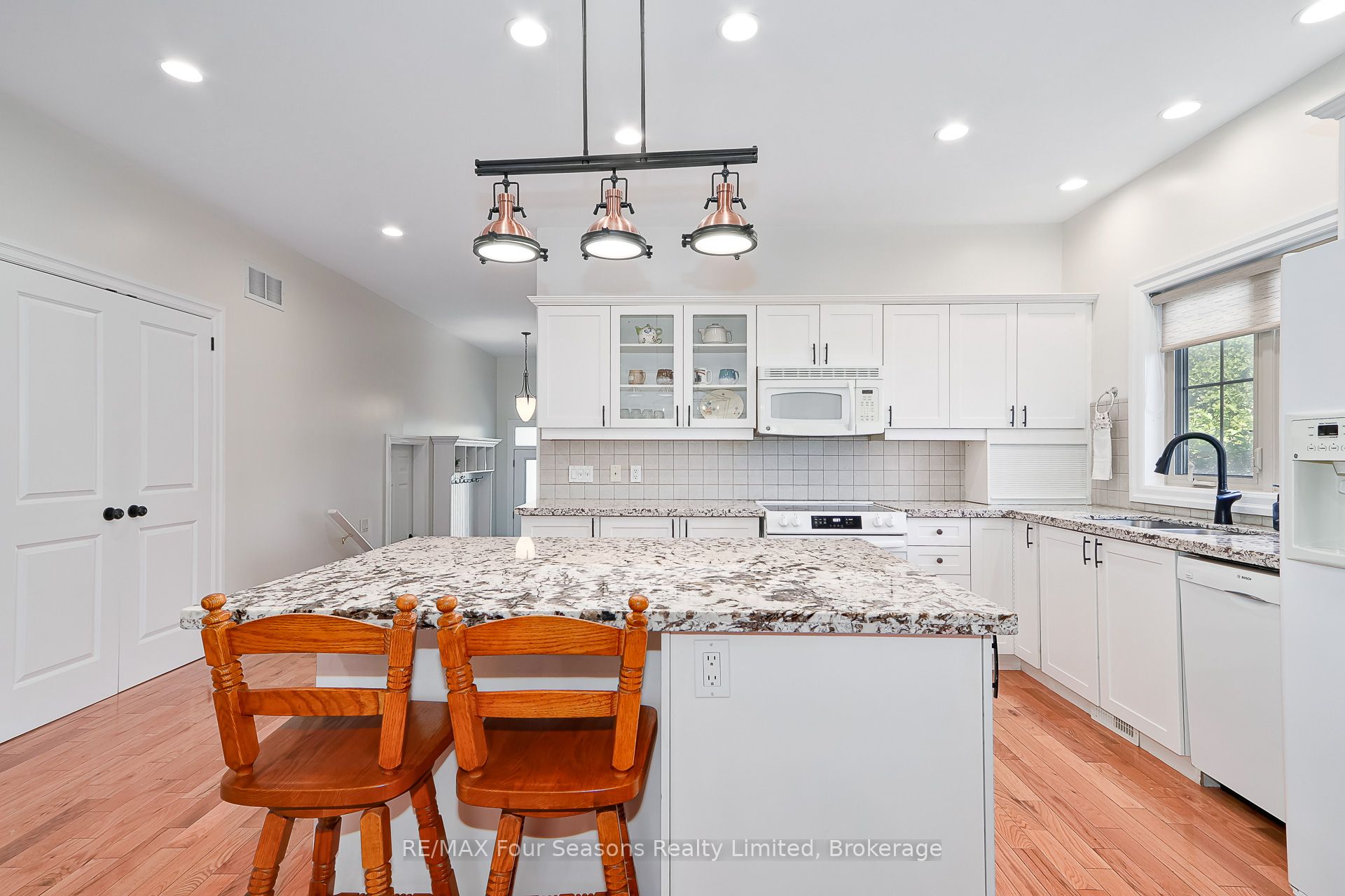 121 Elm Street Property Photo 15