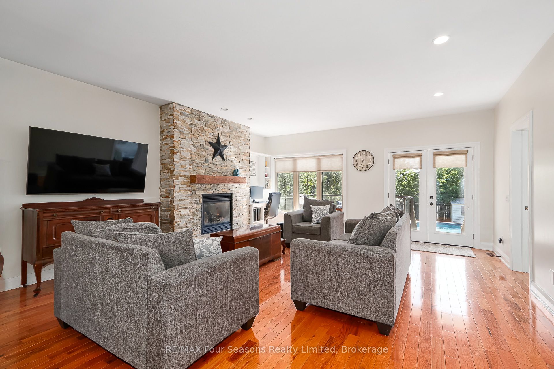 121 Elm Street Property Photo 17