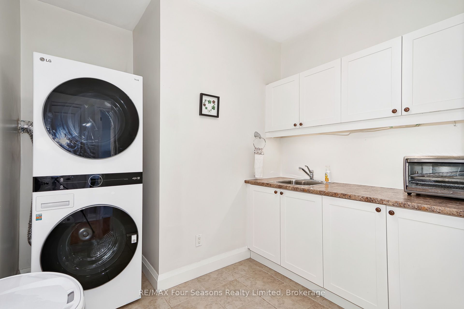 121 Elm Street Property Photo 25