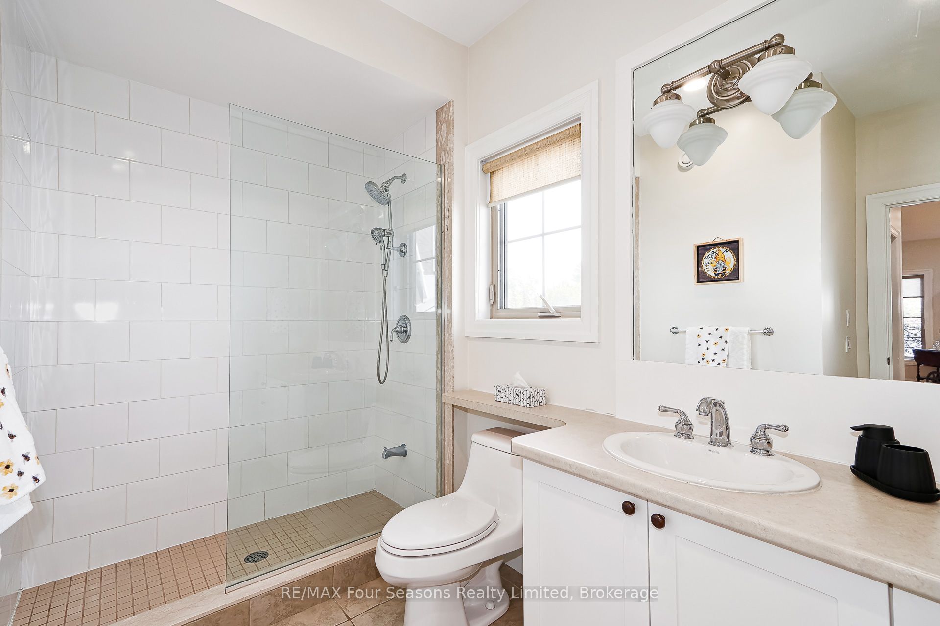 121 Elm Street Property Photo 28