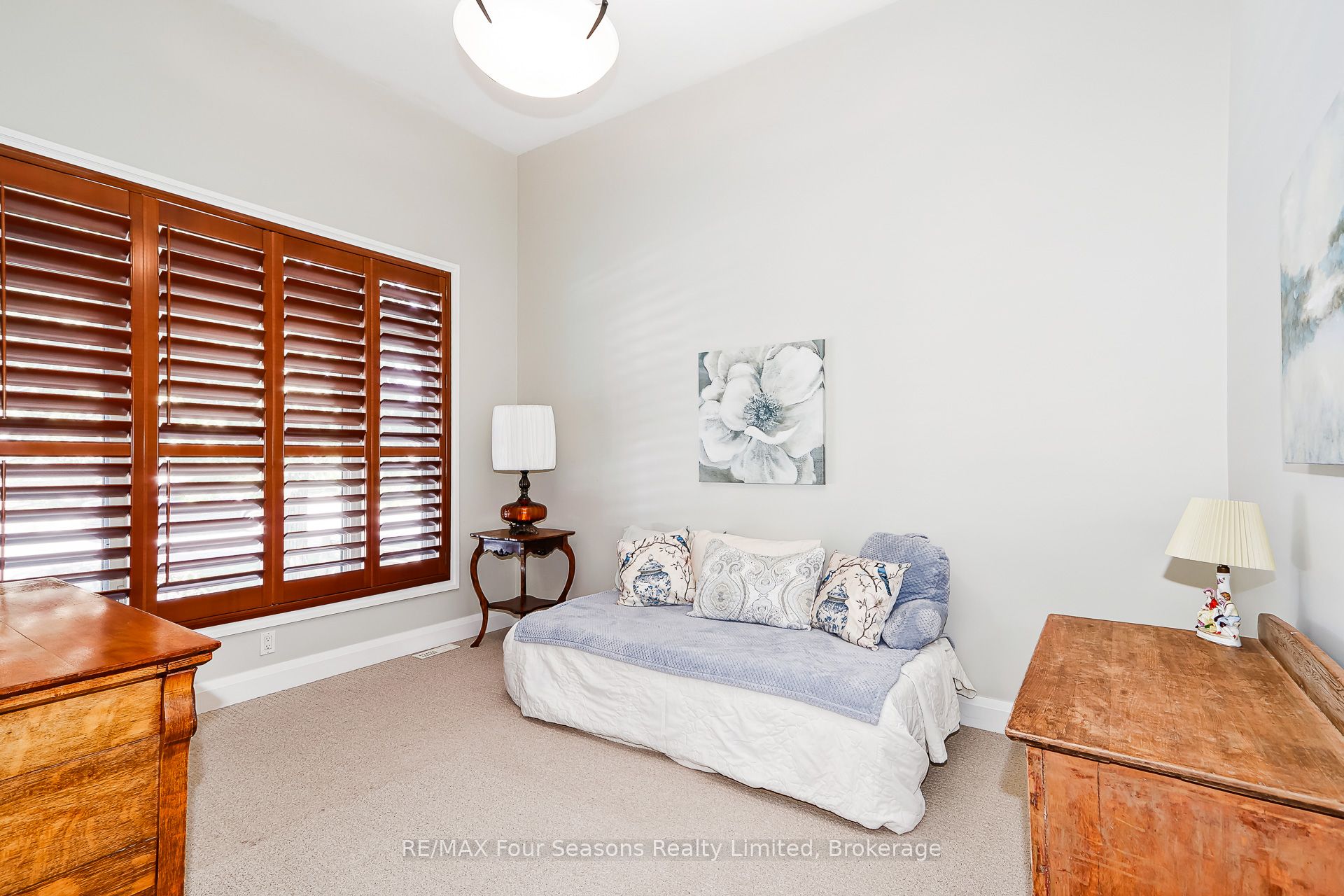 121 Elm Street Property Photo 29