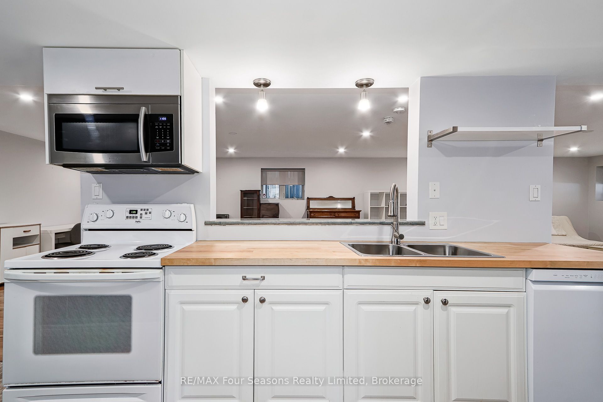 121 Elm Street Property Photo 37