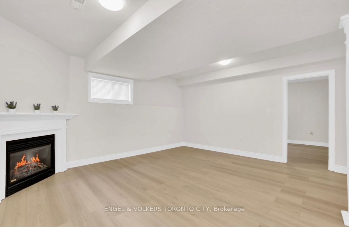 125 Sovereign's Gate Lower Property Photo 13