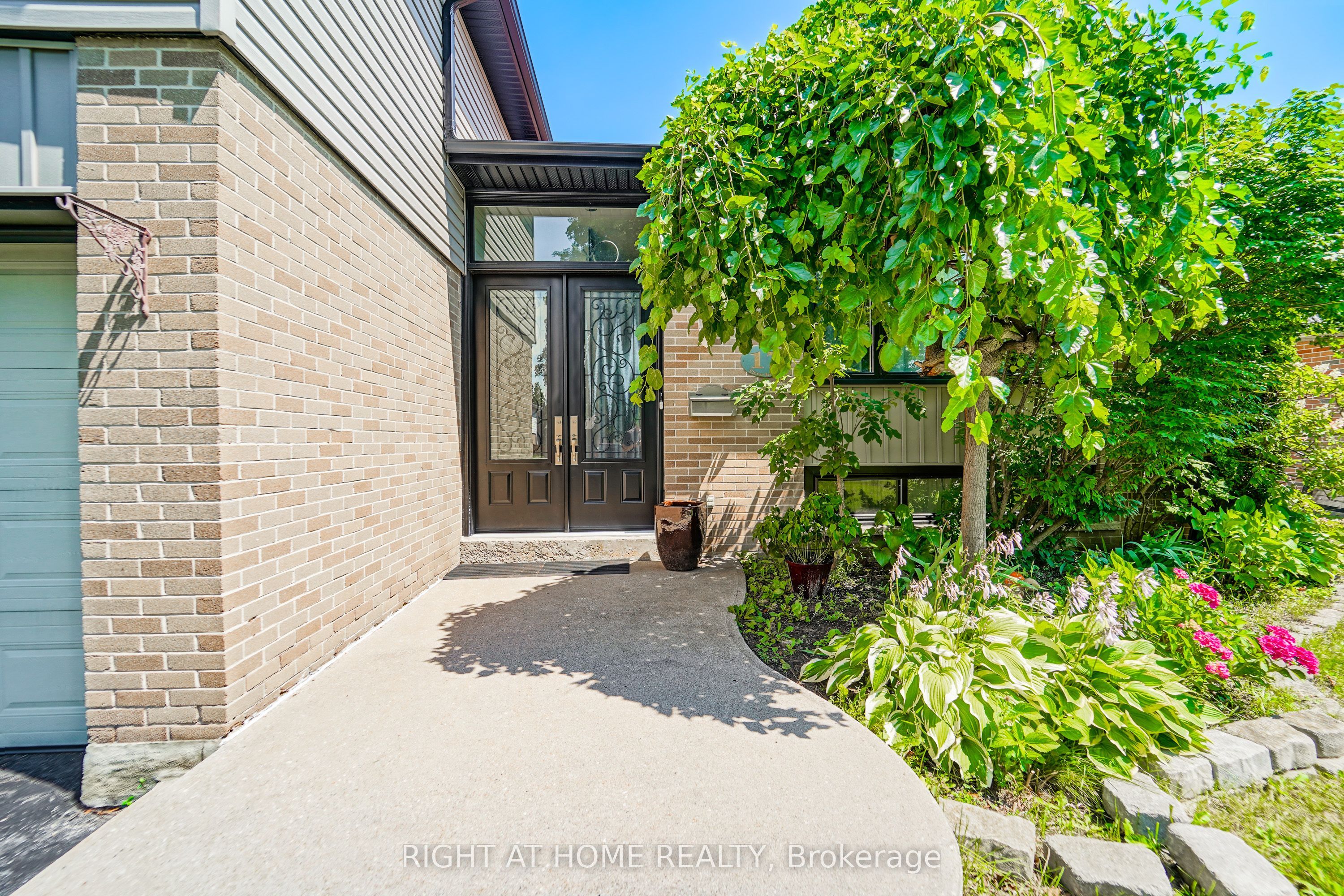 17 Clover Avenue Property Photo 4