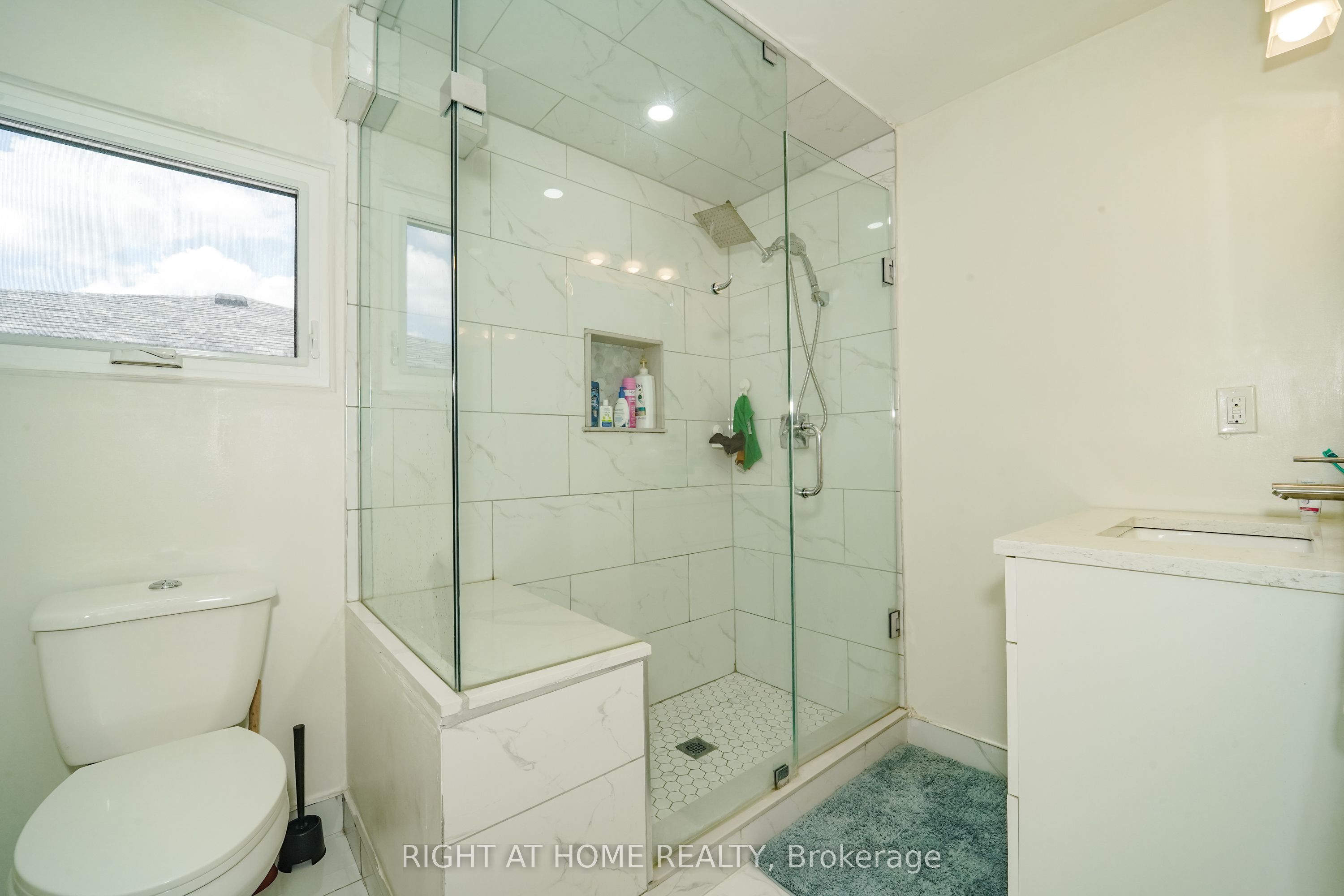 17 Clover Avenue Property Photo 10