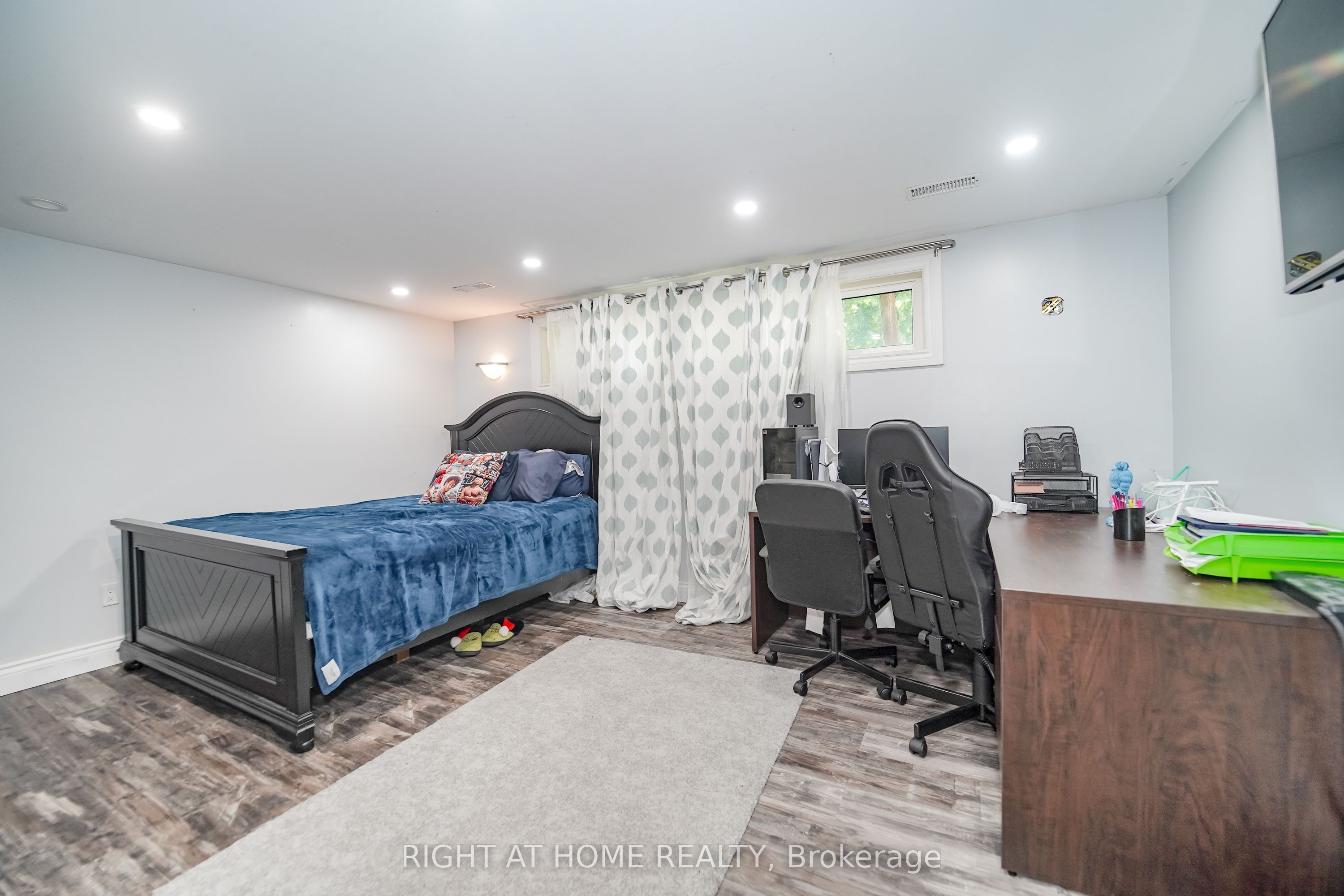 17 Clover Avenue Property Photo 33